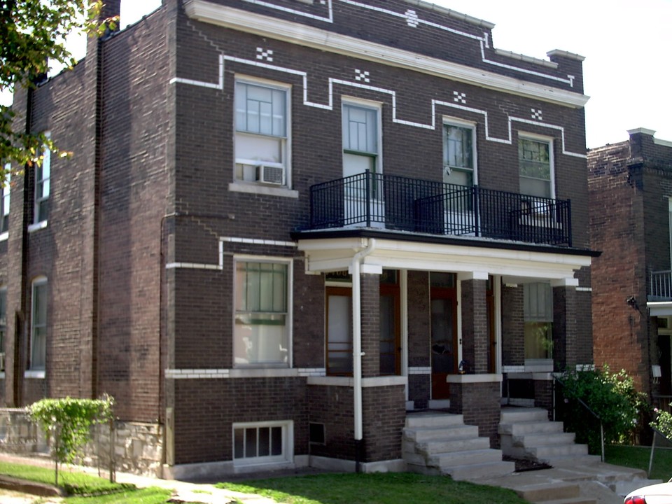 4406 Alaska Ave in St. Louis, MO - Foto de edificio