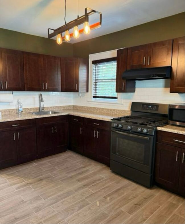 590 Chestnut St in Orange, NJ - Building Photo - Building Photo