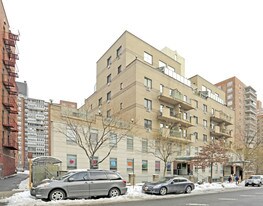 4231 Colden St in Flushing, NY - Building Photo