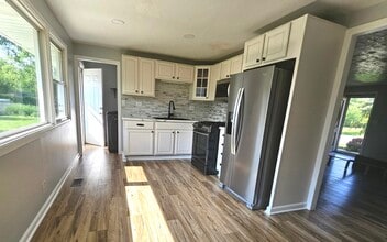 729 Springinsguth Rd in Schaumburg, IL - Building Photo - Building Photo