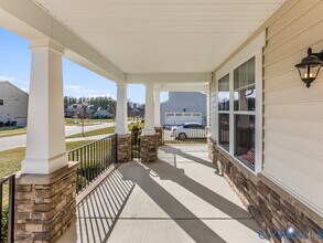 1712 James Overlook Dr in Chester, VA - Building Photo - Building Photo