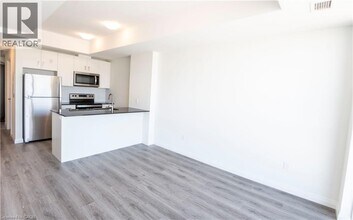 108 Garment St in Kitchener, ON - Building Photo - Building Photo