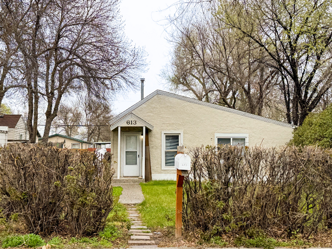 property at 613 S 34th St