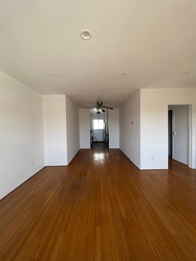 1550 S Bundy Dr, Unit #5