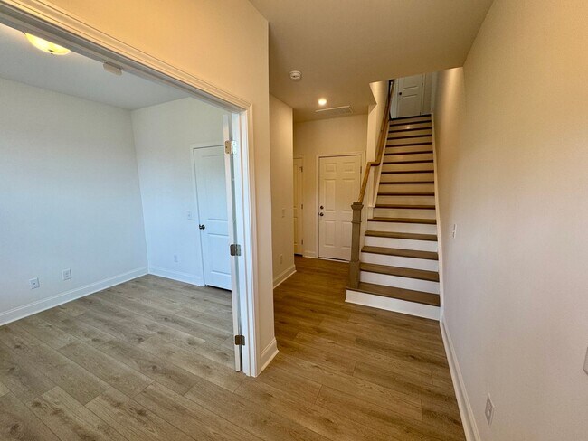 5026 Layman Dr in Charlotte, NC - Building Photo - Building Photo