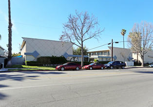 722 S Raitt St in Santa Ana, CA - Building Photo - Building Photo