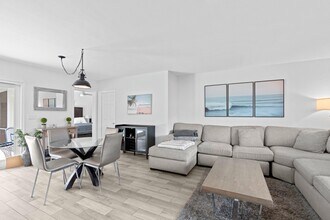 226 SW 13th Ave in Boynton Beach, FL - Building Photo - Building Photo