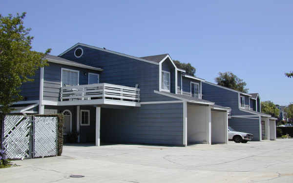 540 W Lambert Rd in La Habra, CA - Foto de edificio