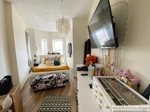 96 Hammond St, Unit 3 in Boston, MA - Building Photo - Building Photo