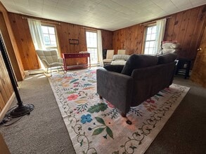 27 Center St in Clinton, NJ - Building Photo - Building Photo