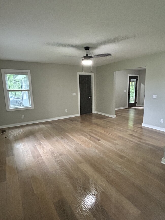 12411 New Bowling Green Rd in Smiths Grove, KY - Building Photo - Building Photo