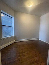 232 Bergen Ave, Unit 2R in Jersey City, NJ - Building Photo - Building Photo