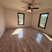 309 W Hull St in Denison, TX - Building Photo - Building Photo