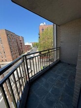 102-23 Horace Harding Expy in Queens, NY - Building Photo - Building Photo