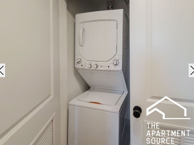 2237.5 N Bissell St, Unit 1E in Chicago, IL - Foto de edificio - Building Photo