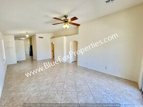 2578 W Bluffs Peak Ct in Tucson, AZ - Building Photo - Building Photo