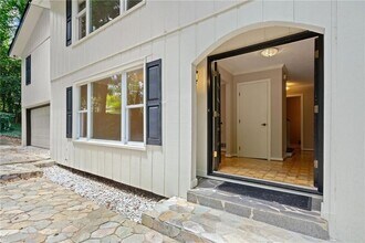 2710 Margaret Mitchell Dr NW in Atlanta, GA - Building Photo - Building Photo