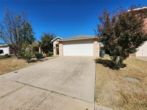 3952 Thoroughbred Trail in Fort Worth, TX - Building Photo - Building Photo