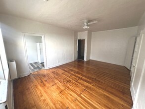 1740 Winona Blvd in Los Angeles, CA - Building Photo - Building Photo