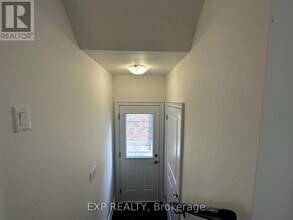 31 Lorne Thomas Pl in New Tecumseth, ON - Building Photo - Building Photo