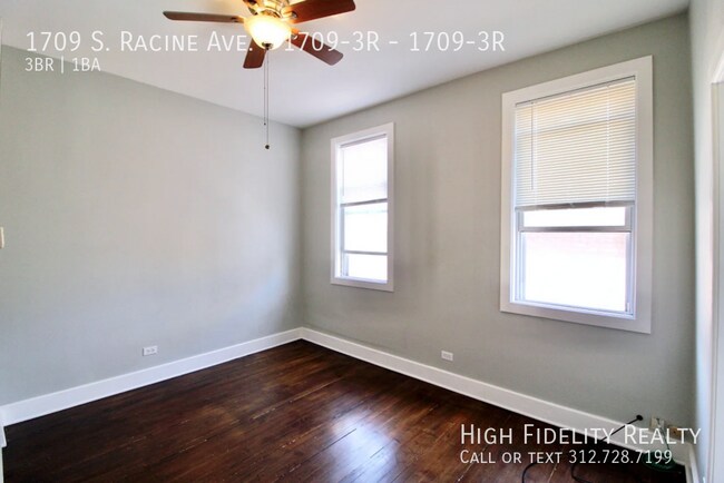 1709 S Racine Ave in Chicago, IL - Building Photo - Building Photo
