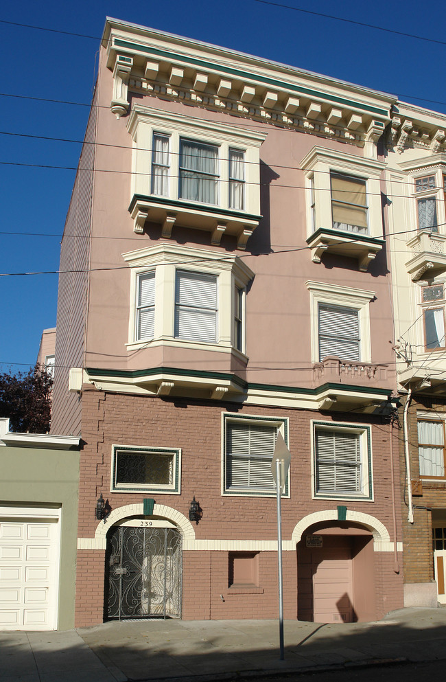 239 Clayton St in San Francisco, CA - Building Photo - Building Photo