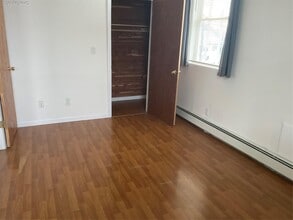 205 N Wellwood Ave in Lindenhurst, NY - Building Photo - Building Photo