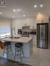 8 Storey Crescent in Toronto, ON - Building Photo - Building Photo