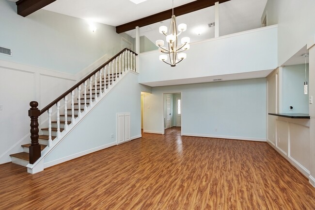 property at 5511 Greentree Dr