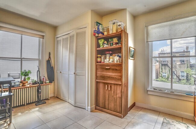 65 Giles Ave in Jersey City, NJ - Building Photo - Building Photo