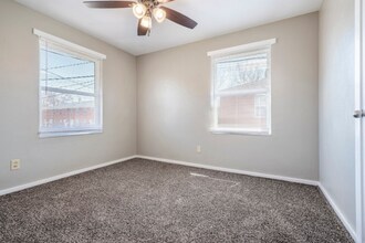 2125 Garfield Ave in Dubuque, IA - Building Photo - Building Photo