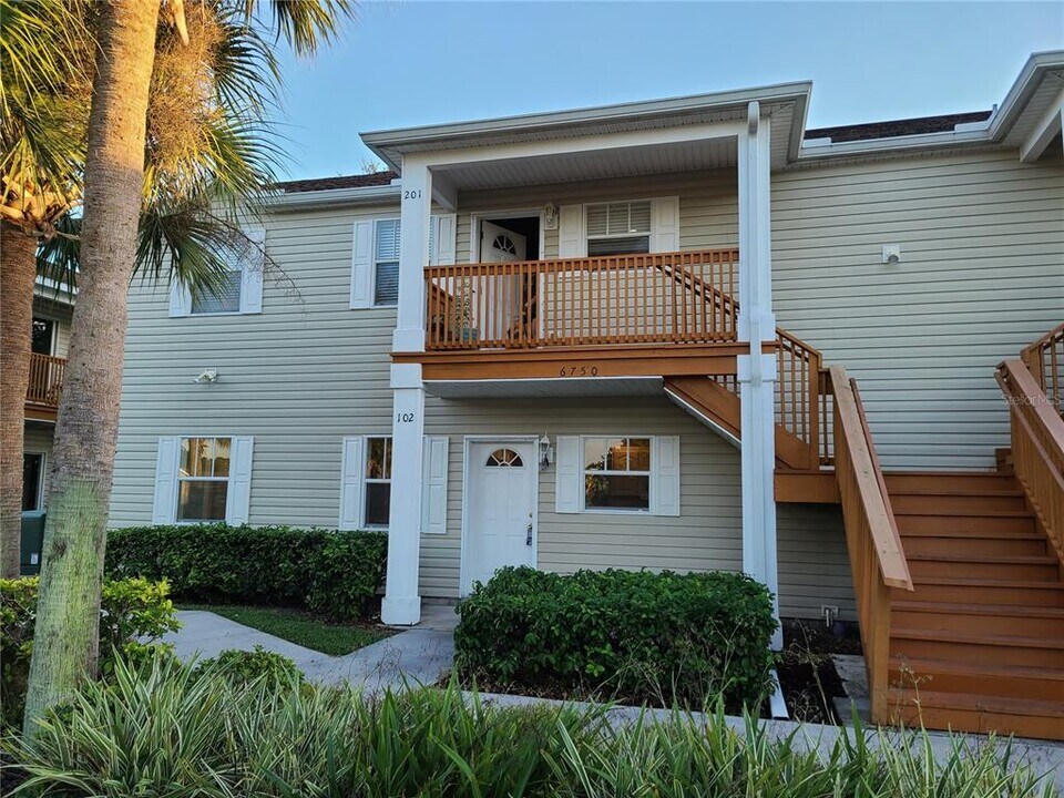 6750 Moonglow Dr in Port Richey, FL - Building Photo