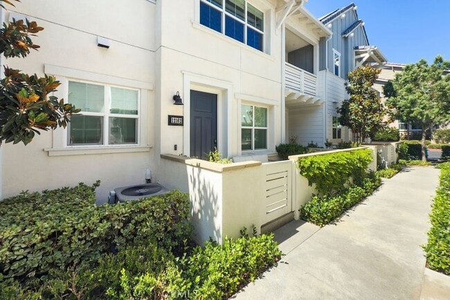 property at 12162 Starling Ln