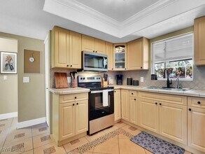 1825 SW 36th Terrace in Cape Coral, FL - Building Photo - Building Photo