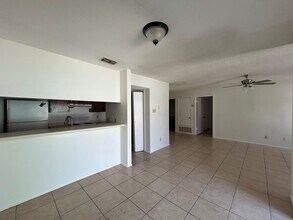 100 Hillside Rd in Laredo, TX - Building Photo - Building Photo