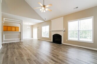 8115 Willowglen Dr in Raleigh, NC - Building Photo - Building Photo