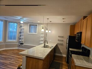 3450 N Bosworth Ave, Unit G in Chicago, IL - Foto de edificio - Building Photo