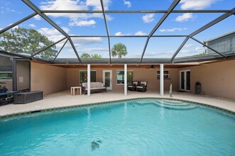 1282 SW Pelican Crescent, Unit AUCMWD in Palm City, FL - Building Photo - Building Photo