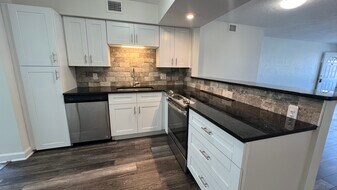 2462 Brazilia Dr in Clearwater, FL - Building Photo
