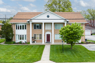 Ottawa Hills in Toledo, OH - Foto de edificio - Building Photo