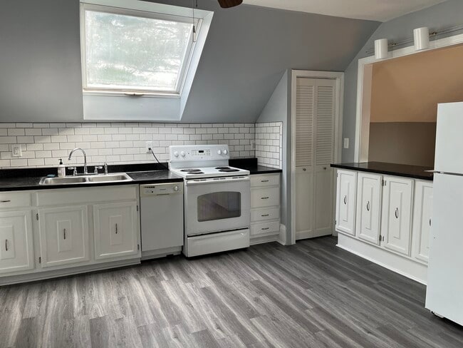 294 Franklin St, Unit #2 in Whitman, MA - Building Photo - Building Photo