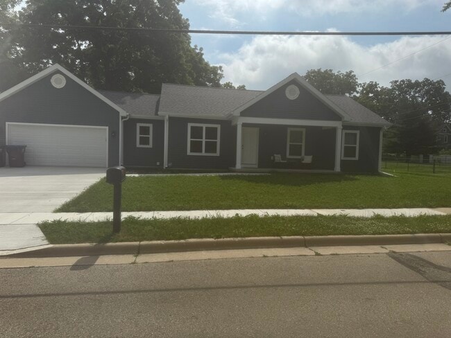 property at 102 S Prairie Ave