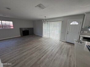22630 Gilmore St in Los Angeles, CA - Building Photo - Building Photo