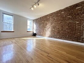 707 W 171st St in New York, NY - Building Photo