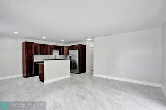 800 SW 12th Ct in Fort Lauderdale, FL - Building Photo - Building Photo