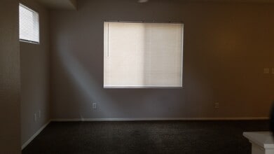 8602 Peaceful Dreams St in Las Vegas, NV - Building Photo - Building Photo