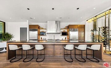 727 N Beverly Glen Blvd, Unit 57-057H in Los Angeles, CA - Building Photo - Building Photo