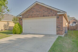4001 Rochester Dr in Fort Worth, TX - Building Photo - Building Photo
