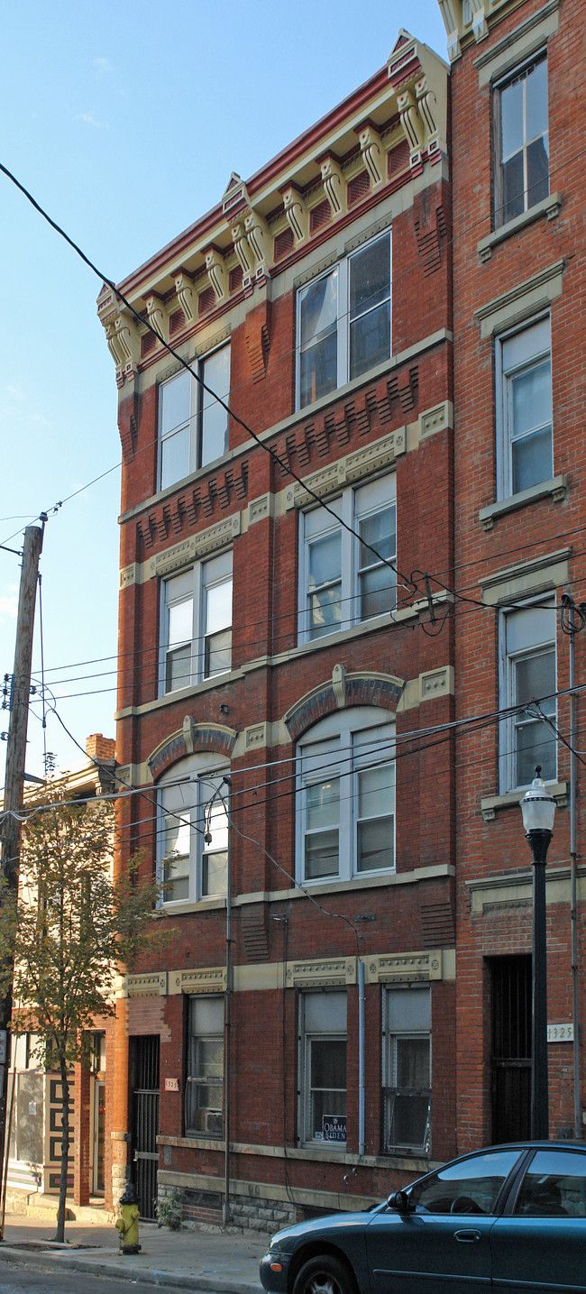 1323 Pendleton St in Cincinnati, OH - Building Photo - Building Photo