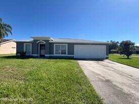 399 Fluvia Ave SE in Palm Bay, FL - Building Photo